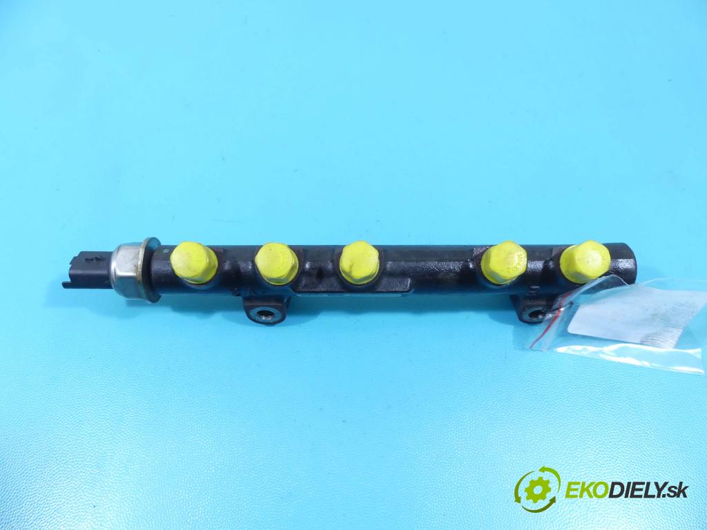 Volvo V40 II 2012-2019 1.6 D2 114 HP manual 84 kW 1560 cm3 5- lišta vstrekovacia 9685297580-02 (Vstrekovacie lišty)