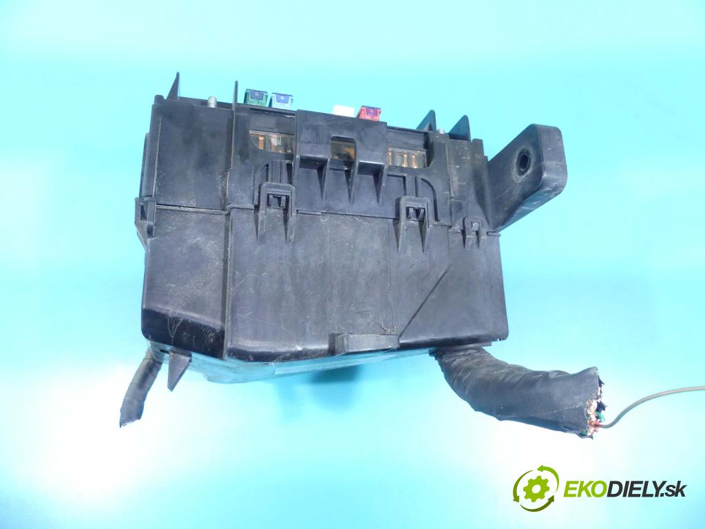 Hyundai I30 I 2007-2012 1.4 16v 109 hp manual 80 kW 1396 cm3 5- skříňka pojistková 91951-0Q000 (Pojistkové skříňky)