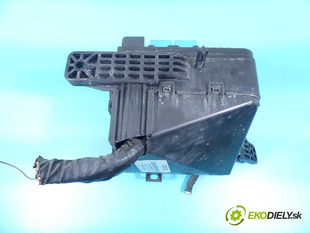 Hyundai I30 I 2007-2012 1.4 16v 109 hp manual 80 kW 1396 cm3 5- skříňka pojistková 91951-0Q000 (Pojistkové skříňky)