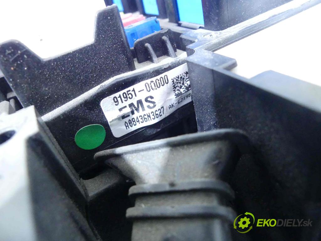 Hyundai I30 I 2007-2012 1.4 16v 109 hp manual 80 kW 1396 cm3 5- skříňka pojistková 91951-0Q000 (Pojistkové skříňky)