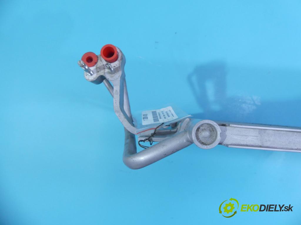 Hyundai Tucson I 2004-2009 2.0 crdi 113 HP manual 83 kW 1991 cm3 5- chladič klimatizácie 94801 (Chladiče klimatizácie)