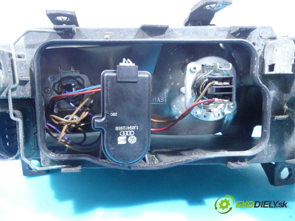 Seat Toledo II 1998-2004 1.9 tdi 110 HP manual 81 kW 1896 cm3 4- Reflektor: pravý  (Pravé)