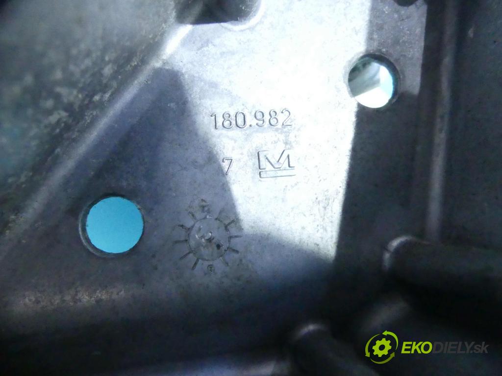 Peugeot 307 1.6 16v 109 hp manual 80 kW 1587 cm3 5- mechanismus stěračů 404638