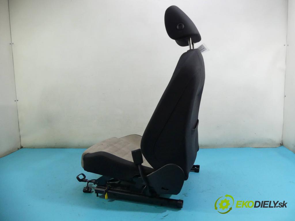 Vw Passat CC 2008-2016 2.0 tdi 170 hp automatic 125 kW 1968 cm3 4- Sedadlo pravý  (Sedačky, sedadla)