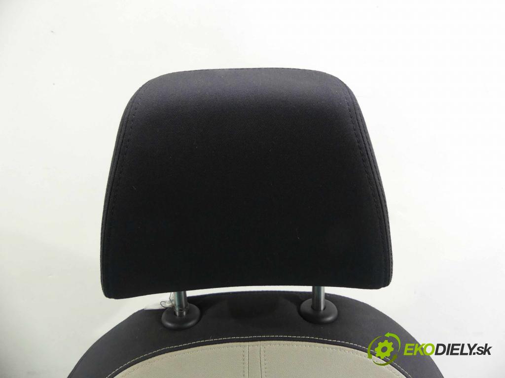 Vw Passat CC 2008-2016 2.0 tdi 170 hp automatic 125 kW 1968 cm3 4- Sedadlo pravý  (Sedačky, sedadla)