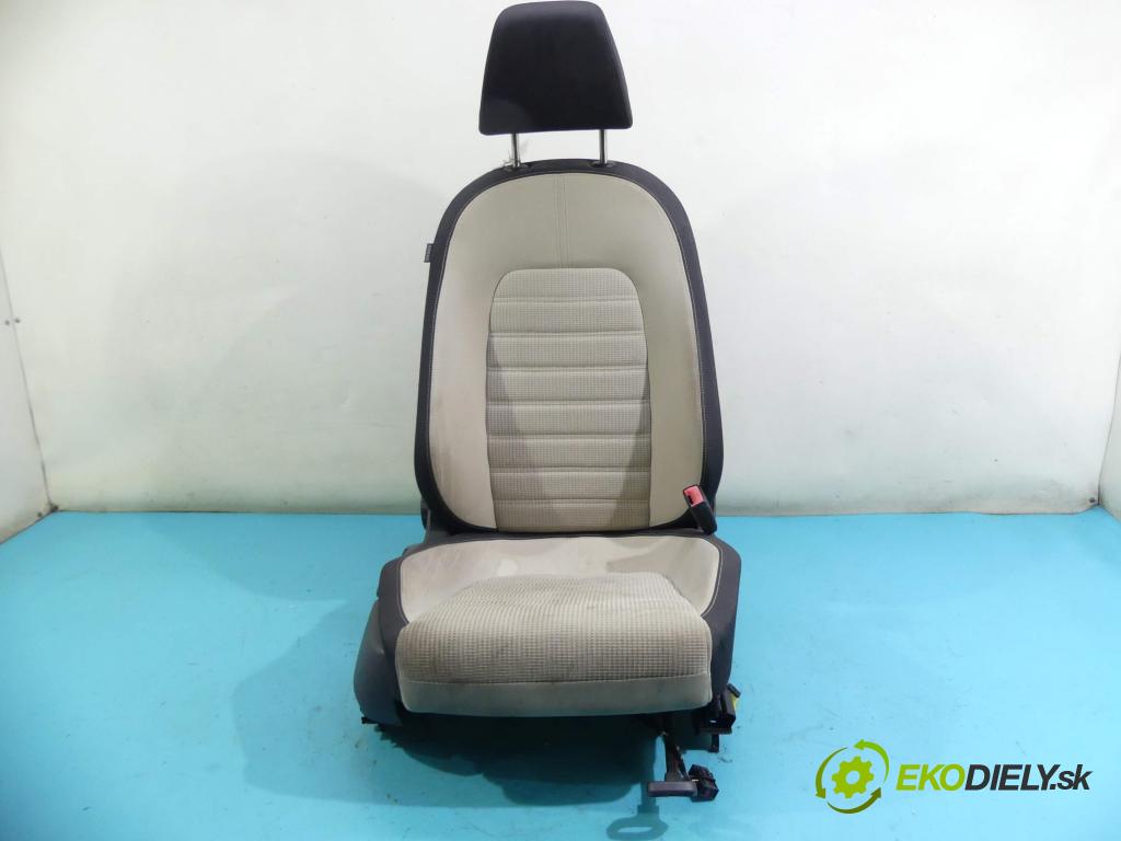 Vw Passat CC 2008-2016 2.0 tdi 170 hp automatic 125 kW 1968 cm3 4- Sedadlo pravý  (Sedačky, sedadla)