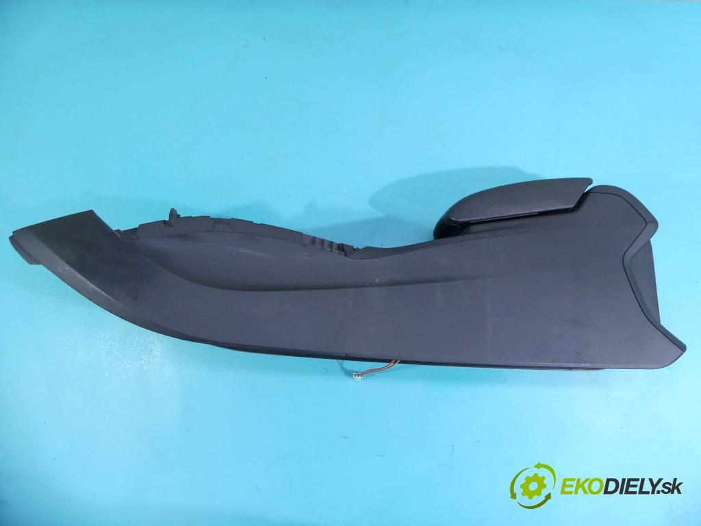 Audi Q5 2008-2016 2.0 tdi 170 HP automatic 125 kW 1968 cm3 5- operadlo 8R0864981 (Lakťové opierky)