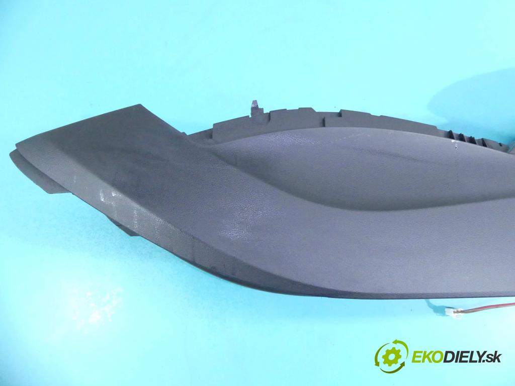 Audi Q5 2008-2016 2.0 tdi 170 HP automatic 125 kW 1968 cm3 5- operadlo 8R0864981 (Lakťové opierky)