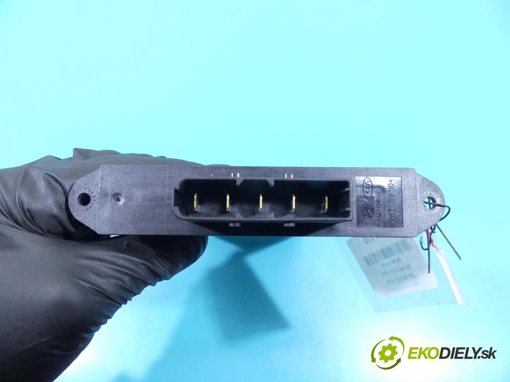 Kia Ceed II 2012-2018 1.6 crdi 128 hp manual 94 kW 1582 cm3 5- radiátor 710260730100 (Radiátory topení)