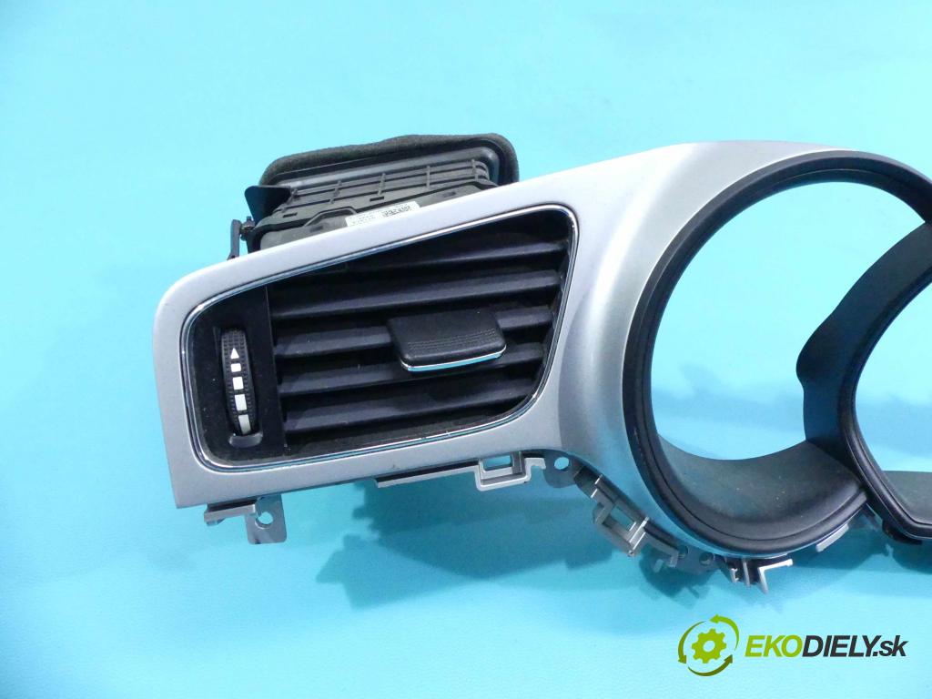 Kia Ceed II 2012-2018 1.6 crdi 128 HP manual 94 kW 1582 cm3 5- Mřížka: kúrenia stredová 84832-A2000WK (Mriežky kúrenia (fukáre))