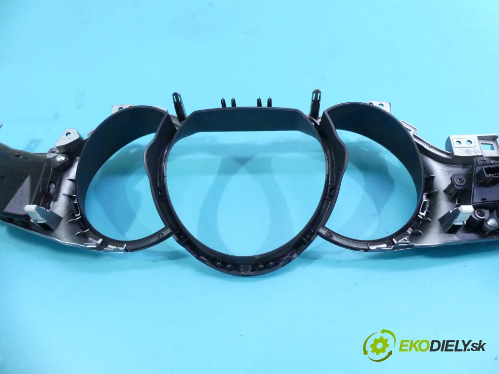 Kia Ceed II 2012-2018 1.6 crdi 128 HP manual 94 kW 1582 cm3 5- Mřížka: kúrenia stredová 84832-A2000WK (Mriežky kúrenia (fukáre))