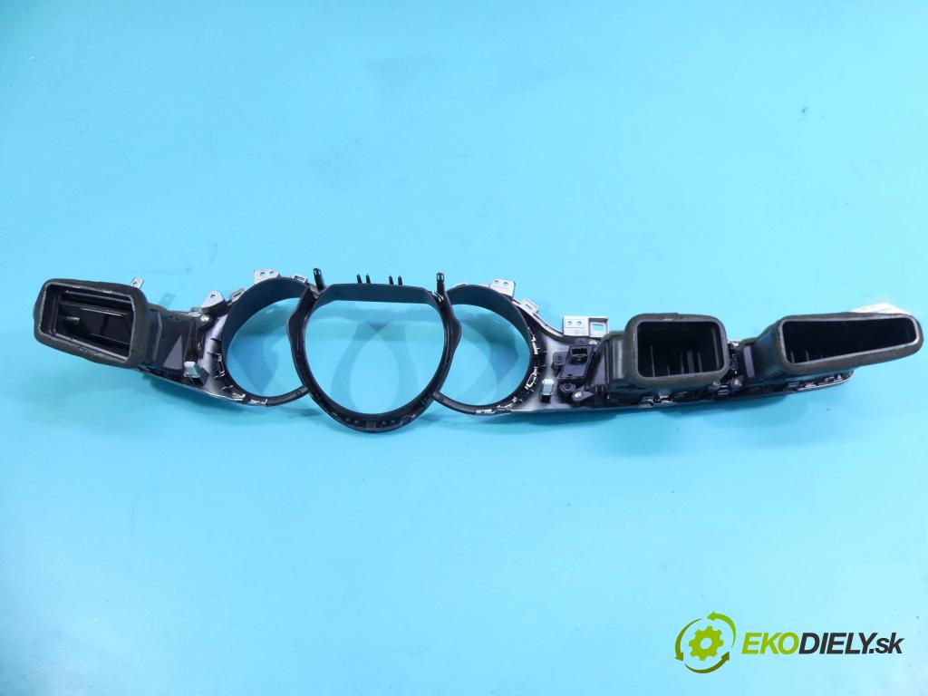 Kia Ceed II 2012-2018 1.6 crdi 128 HP manual 94 kW 1582 cm3 5- Mřížka: kúrenia stredová 84832-A2000WK (Mriežky kúrenia (fukáre))