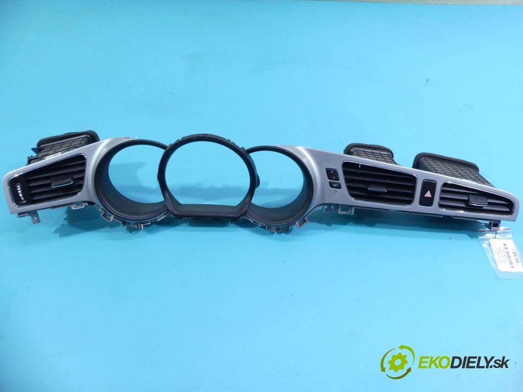 Kia Ceed II 2012-2018 1.6 crdi 128 HP manual 94 kW 1582 cm3 5- Mřížka: kúrenia stredová 84832-A2000WK (Mriežky kúrenia (fukáre))