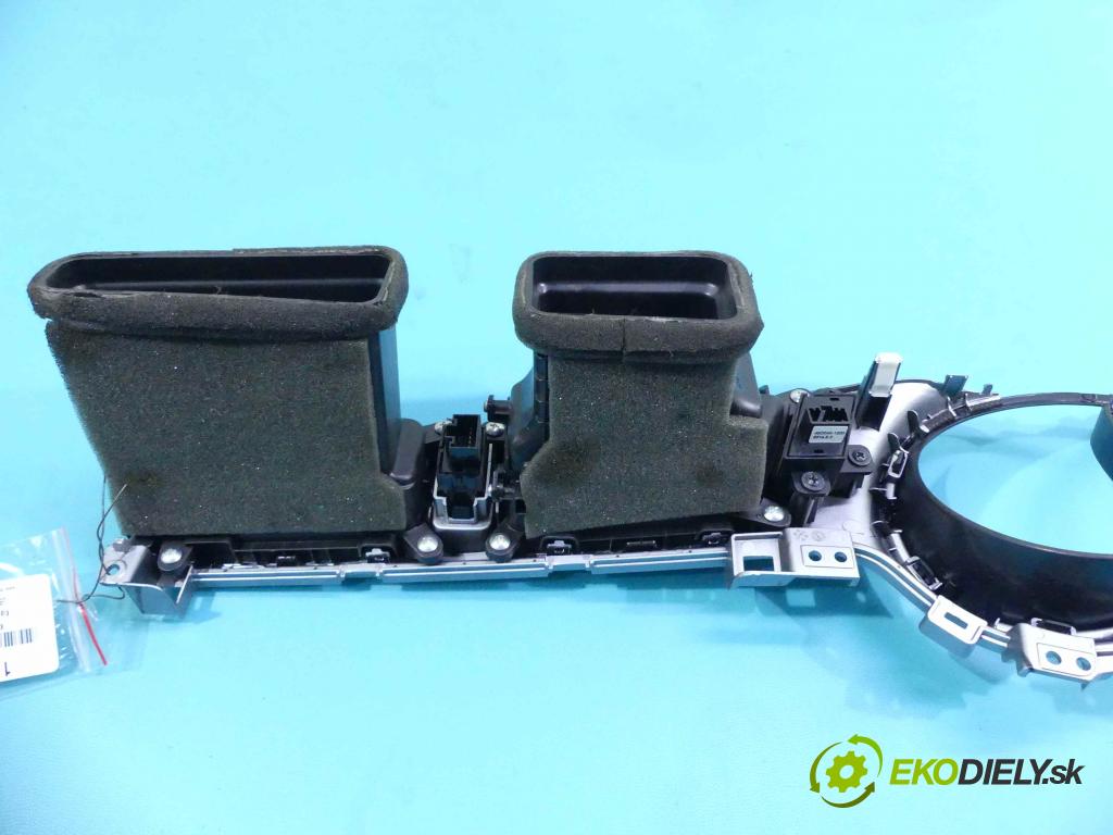 Kia Ceed II 2012-2018 1.6 crdi 128 HP manual 94 kW 1582 cm3 5- Mřížka: kúrenia stredová 84832-A2000WK (Mriežky kúrenia (fukáre))