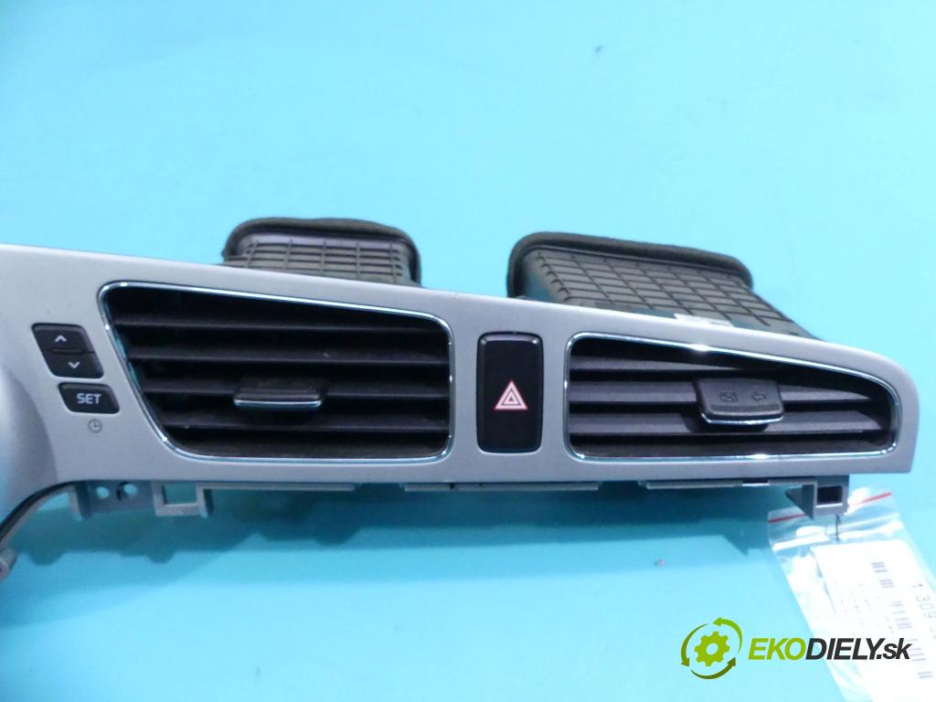 Kia Ceed II 2012-2018 1.6 crdi 128 HP manual 94 kW 1582 cm3 5- Mřížka: kúrenia stredová 84832-A2000WK (Mriežky kúrenia (fukáre))