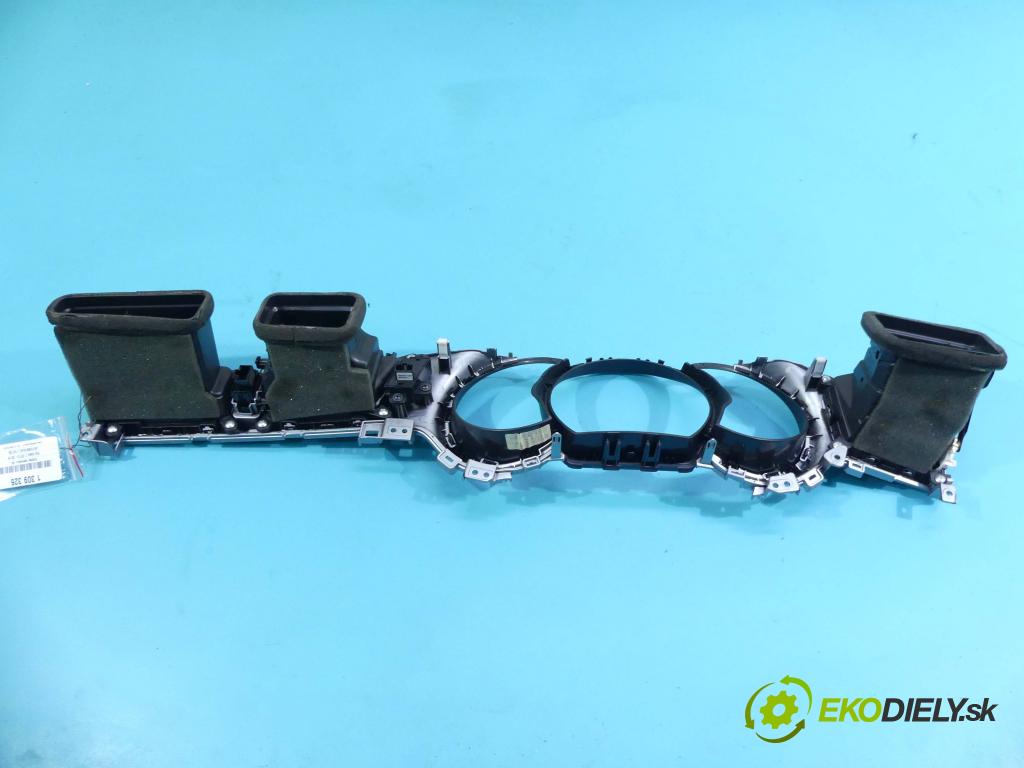 Kia Ceed II 2012-2018 1.6 crdi 128 HP manual 94 kW 1582 cm3 5- Mřížka: kúrenia stredová 84832-A2000WK (Mriežky kúrenia (fukáre))