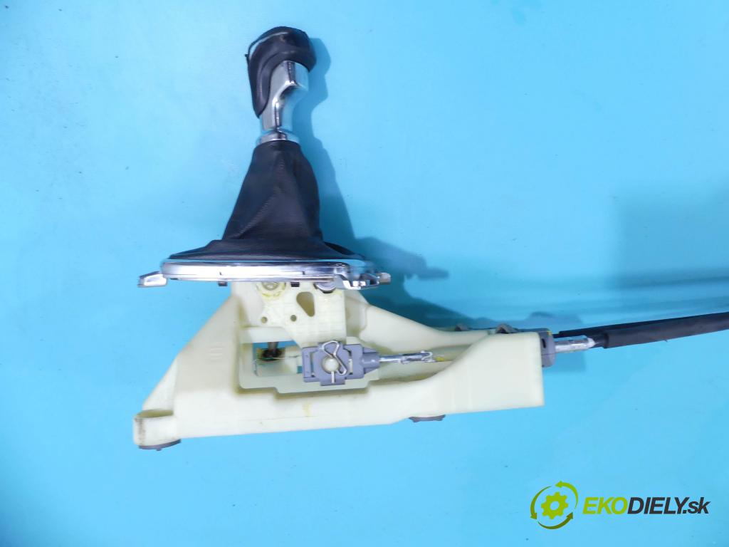 Kia Ceed II 2012-2018 1.6 crdi 128 HP manual 94 kW 1582 cm3 5- Páka: Změny: stupeň,rýchlosť 43700-A2300 (Rýchlostné páky / kulisy)