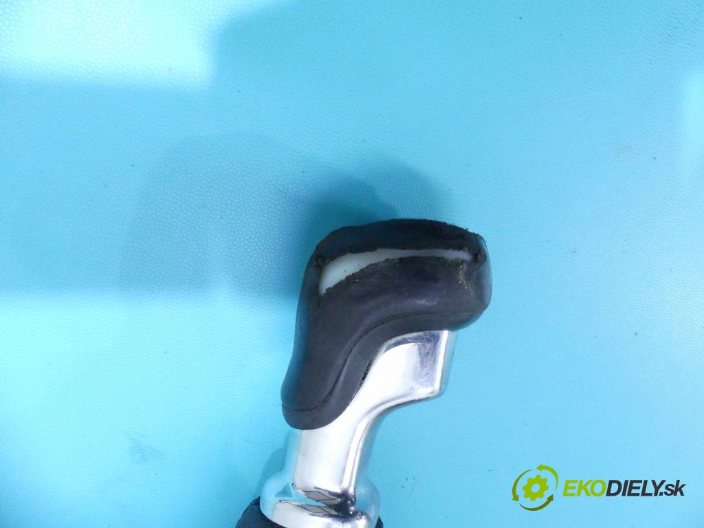 Kia Ceed II 2012-2018 1.6 crdi 128 HP manual 94 kW 1582 cm3 5- Páka: Změny: stupeň,rýchlosť 43700-A2300 (Rýchlostné páky / kulisy)