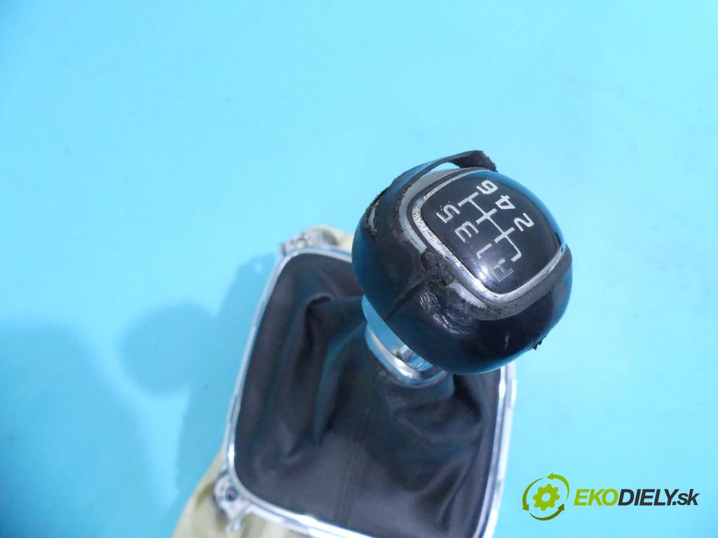 Kia Ceed II 2012-2018 1.6 crdi 128 HP manual 94 kW 1582 cm3 5- Páka: Změny: stupeň,rýchlosť 43700-A2300 (Rýchlostné páky / kulisy)