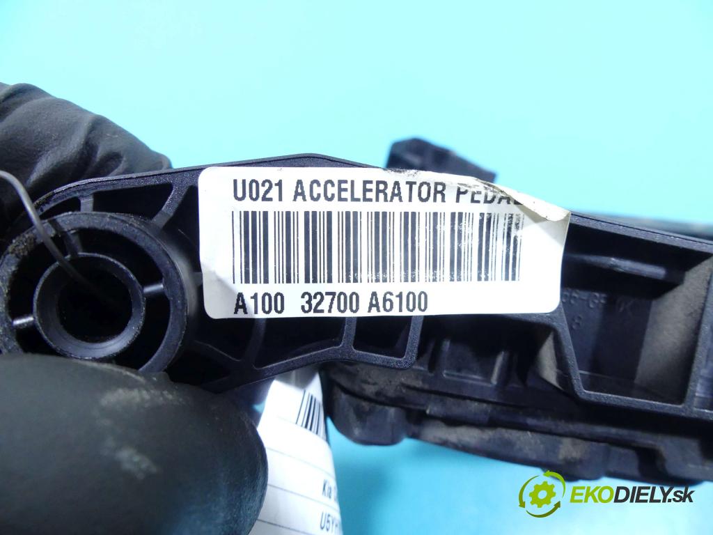 Kia Ceed II 2012-2018 1.6 crdi 128 HP manual 94 kW 1582 cm3 5- pedále A10032700A6100 (Pedále)