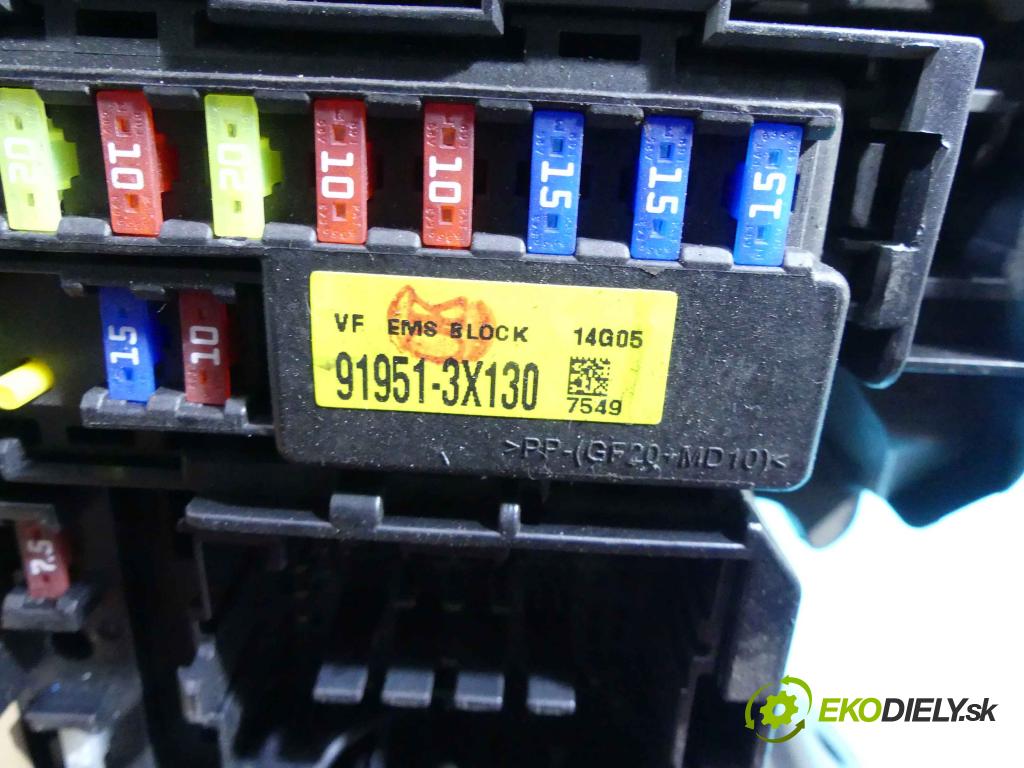 Kia Ceed II 2012-2018 1.6 crdi 128 hp manual 94 kW 1582 cm3 5- skříňka pojistková 91950-3X510 (Pojistkové skříňky)