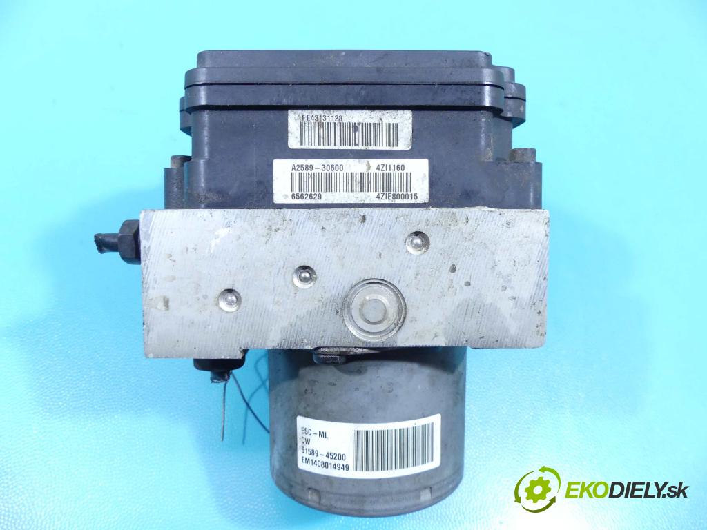 OEM KIA SELTOS Rubber Floor Liners Genuine Kia OEM All-Weather Rubber Floor Mats For 2021 Kia Seltos Sorento All-weather