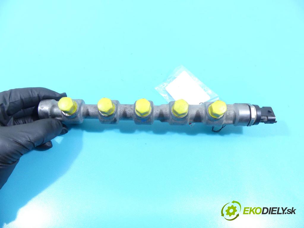 Kia Ceed II 2012-2018 1.6 crdi 128 HP manual 94 kW 1582 cm3 5- lišta vstrekovacia 0445214181 (Vstrekovacie lišty)