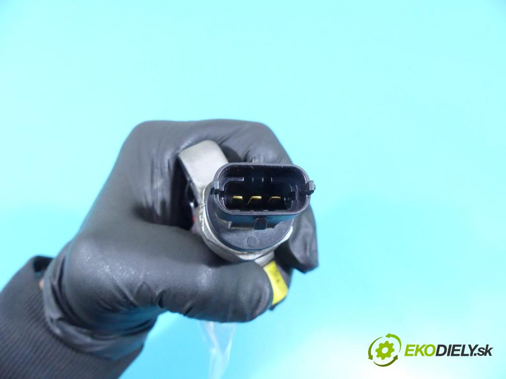 Kia Ceed II 2012-2018 1.6 crdi 128 HP manual 94 kW 1582 cm3 5- lišta vstrekovacia 0445214181 (Vstrekovacie lišty)