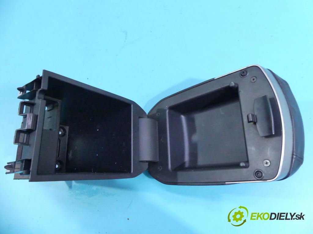 Hyundai Ix35 2.0 16v 163 HP manual 120 kW 1998 cm3 5- operadlo  (Lakťové opierky)