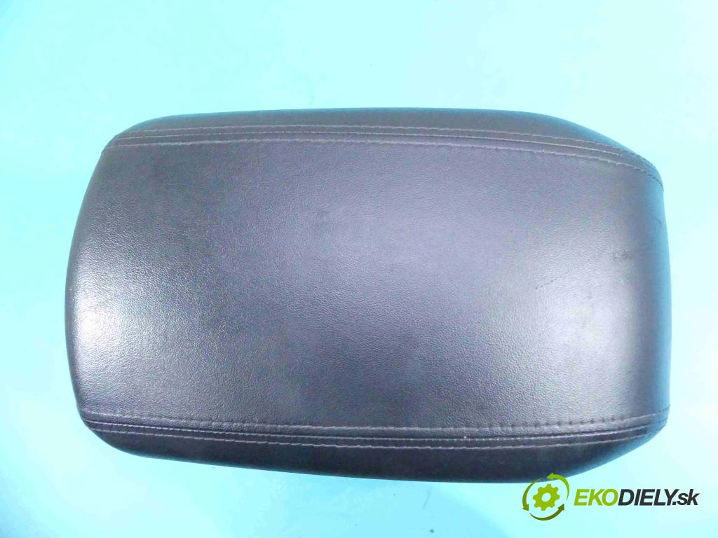 Hyundai Ix35 2.0 16v 163 HP manual 120 kW 1998 cm3 5- operadlo  (Lakťové opierky)