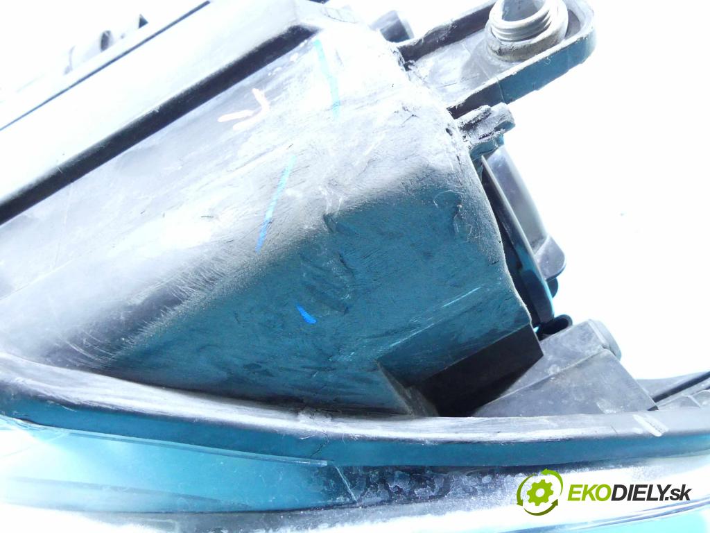 Vw Passat CC 2008-2016 2.0 tdi 170 HP automatic 125 kW 1968 cm3 4- Reflektor: pravý 0301239282 (Pravé)