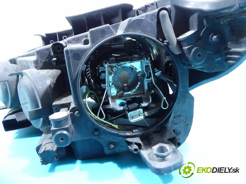 Vw Passat CC 2008-2016 2.0 tdi 170 HP automatic 125 kW 1968 cm3 4- Reflektor: pravý 0301239282 (Pravé)