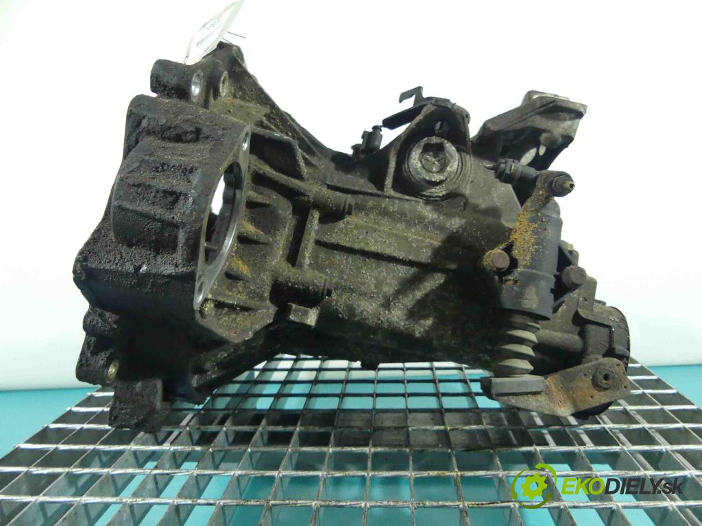 Vw Bora 1.6 16v 105 HP manual 77 kW 1598 cm3 4- prevodovka stupeň,rýchlosť manual ERT