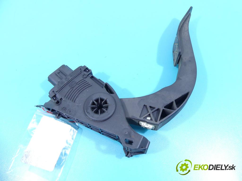 Audi Q5 2008-2016 2.0 tdi 170 HP automatic 125 kW 1968 cm3 5- pedále 8K1723523A (Pedále)