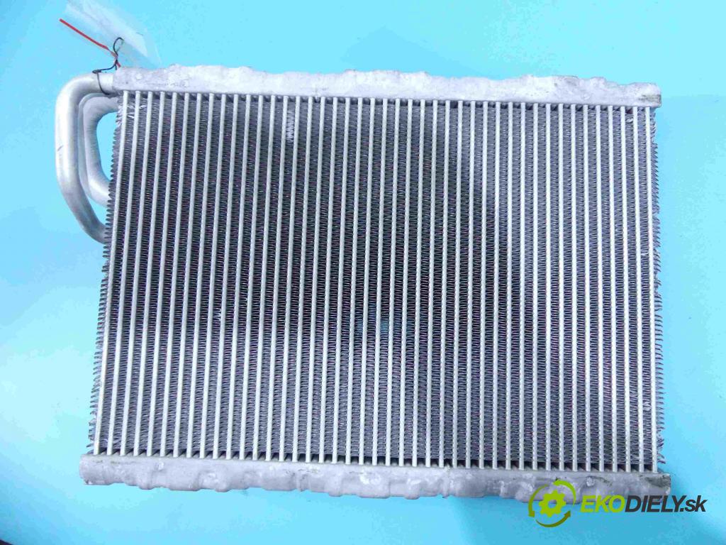Audi Q5 2008-2016 2.0 tdi 170 hp automatic 125 kW 1968 cm3 5- radiátor H1392009 (Radiátory topení)