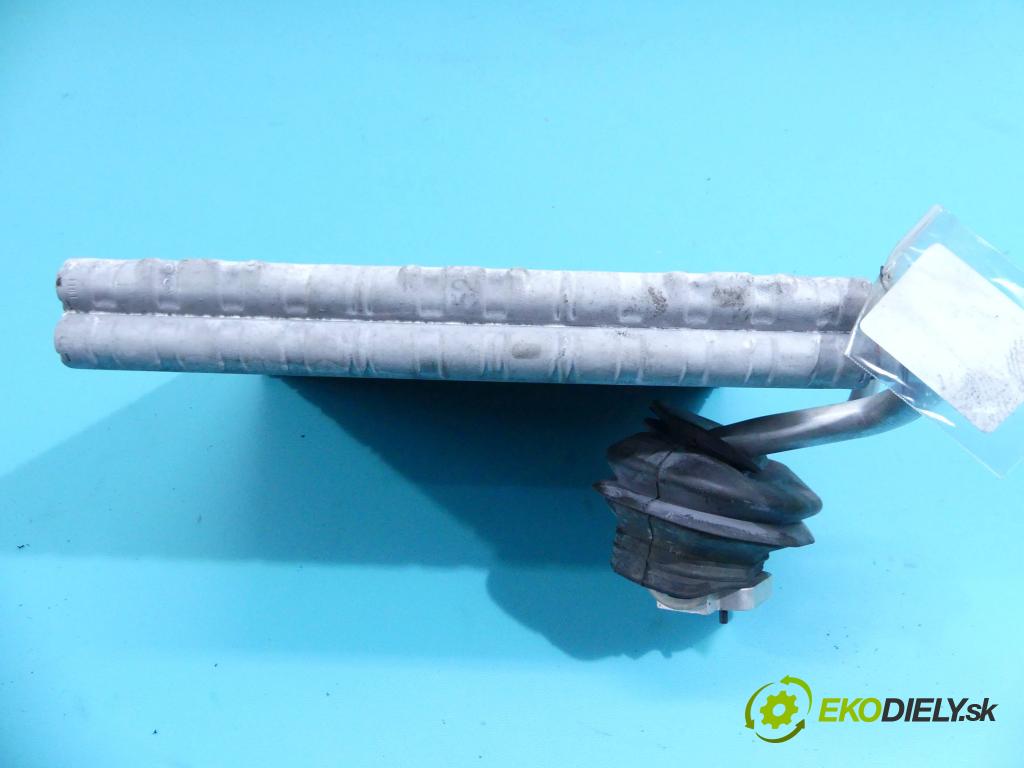 Audi Q5 2008-2016 2.0 tdi 170 hp automatic 125 kW 1968 cm3 5- radiátor H1392009 (Radiátory topení)