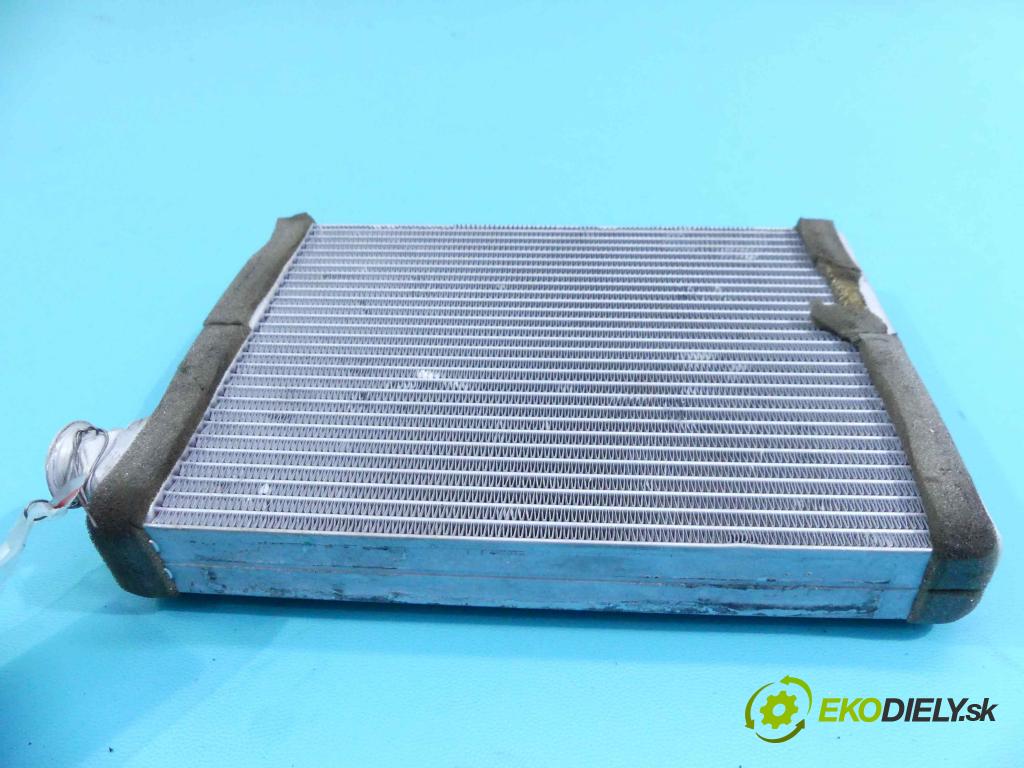 Audi Q5 2008-2016 2.0 tdi 170 hp automatic 125 kW 1968 cm3 5- radiátor  (Radiátory topení)