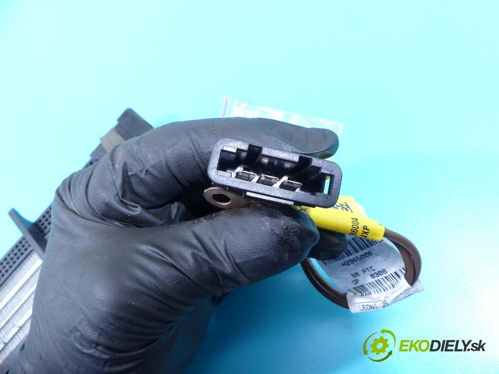 Audi Q5 2008-2016 2.0 tdi 170 hp automatic 125 kW 1968 cm3 5- radiátor 8K0819011C (Radiátory topení)