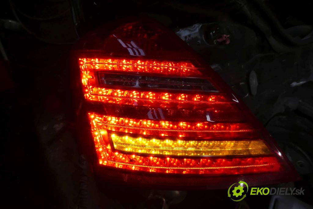 Mercedes S W221 2005-2013 2.2 cdi 204 hp automatic 150 kW 2143 cm3 4- světlo zadní levé A2218200577 (Klika dveří ostatní)