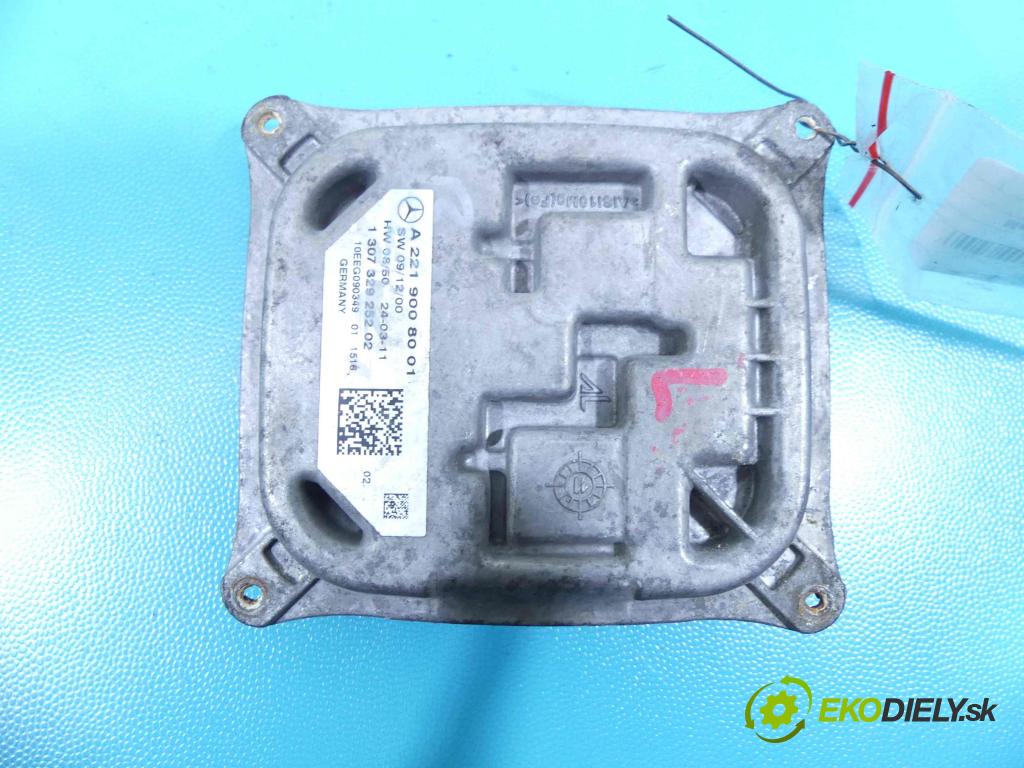 Mercedes S W221 2005-2013 2.1 cdi 204 HP automatic 150 kW 2143 cm3 4- střídač: xenon 130732925202 (Riadiace jednotky xenónu)