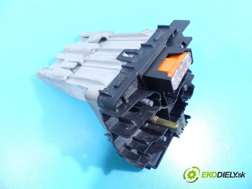 Mercedes S W221 2005-2013 2.1 cdi 204 hp automatic 150 kW 2143 cm3 4- skříňka pojistková A2215406850 (Pojistkové skříňky)