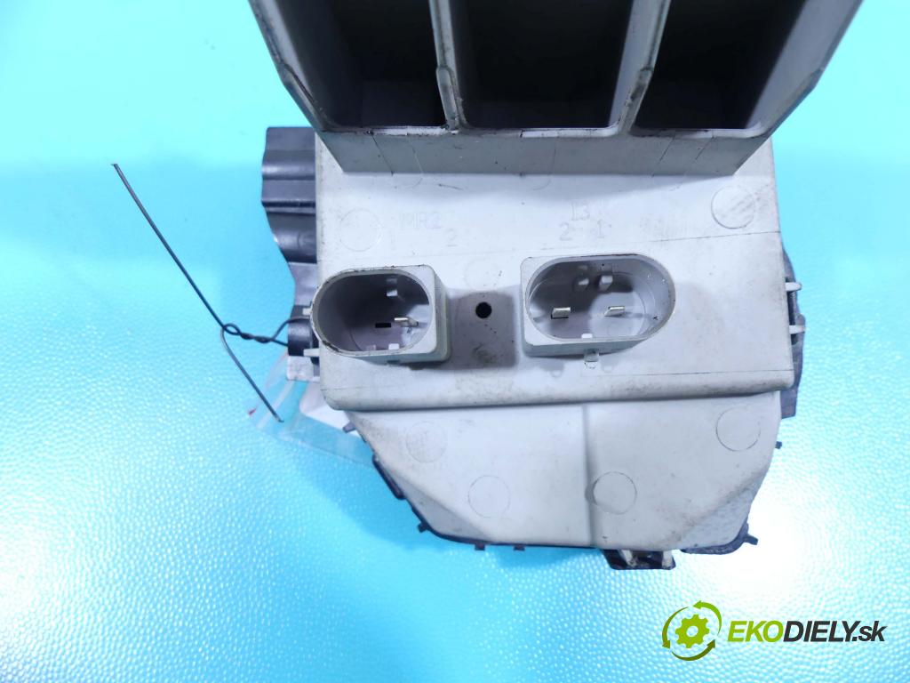 Mercedes S W221 2005-2013 2.1 cdi 204 hp automatic 150 kW 2143 cm3 4- skříňka pojistková A2215406850 (Pojistkové skříňky)