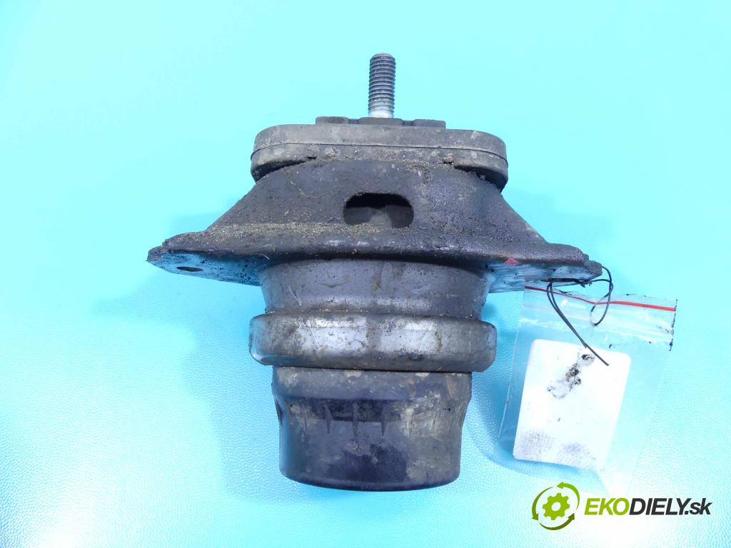 Land rover Range Rover sport I L320 3.0 D V6 245KM automatic 180 kW 2993 cm3 5- airbag motora  (Držiak motora)