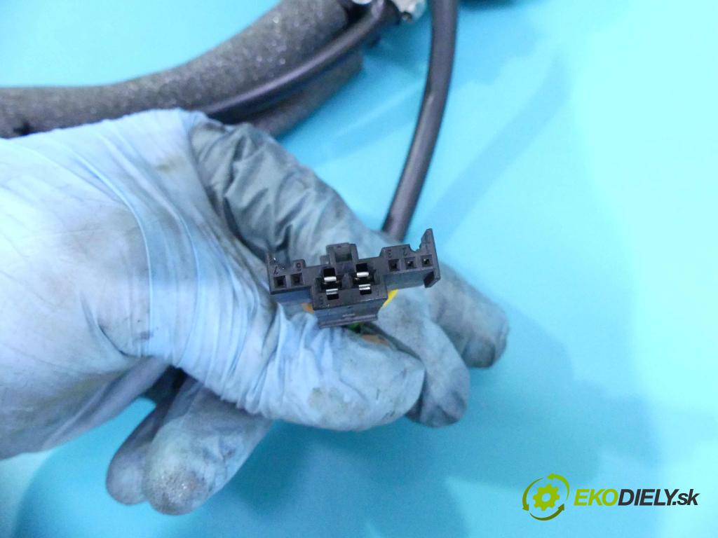 Mercedes S W221 2005-2013 2.1 cdi 204 HP automatic 150 kW 2143 cm3 4- roleta A2218100620 (Rolety kufra)