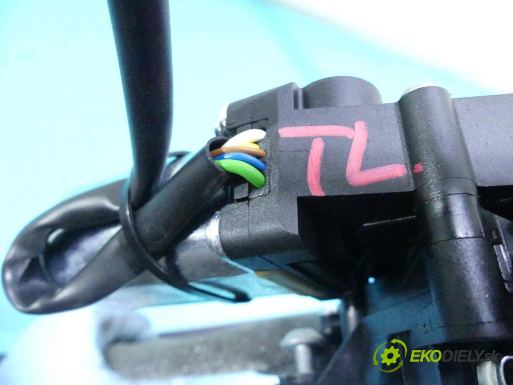 Mercedes S W221 2005-2013 2.1 cdi 204 HP automatic 150 kW 2143 cm3 4- roleta  (Rolety kufra)