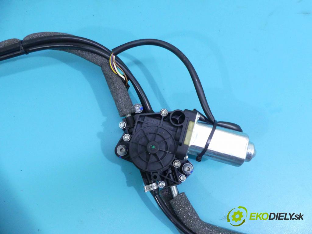 Mercedes S W221 2005-2013 2.1 cdi 204 HP automatic 150 kW 2143 cm3 4- roleta  (Rolety kufra)