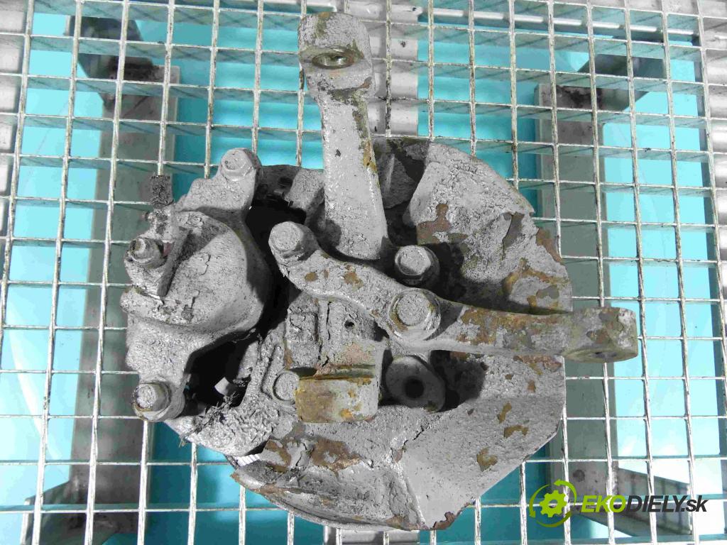 Kia K2500 2.5 94 HP manual 69 kW 2476 cm3 3- náboj ľavé (Náboje)