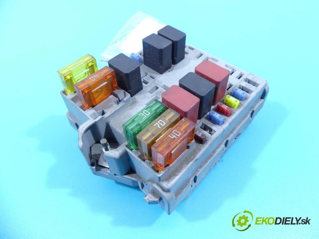 Fiat Albea 1.4 77 hp manual 57 kW 1368 cm3 4- skříňka pojistková 46766008 (Pojistkové skříňky)