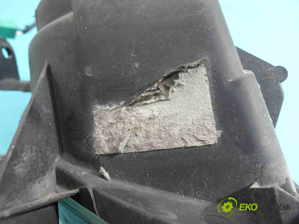 Toyota Avensis I T22 1997-2003 2.0 D4D 110 HP manual 81 kW 1995 cm3 5- Reflektor: pravý  (Pravé)