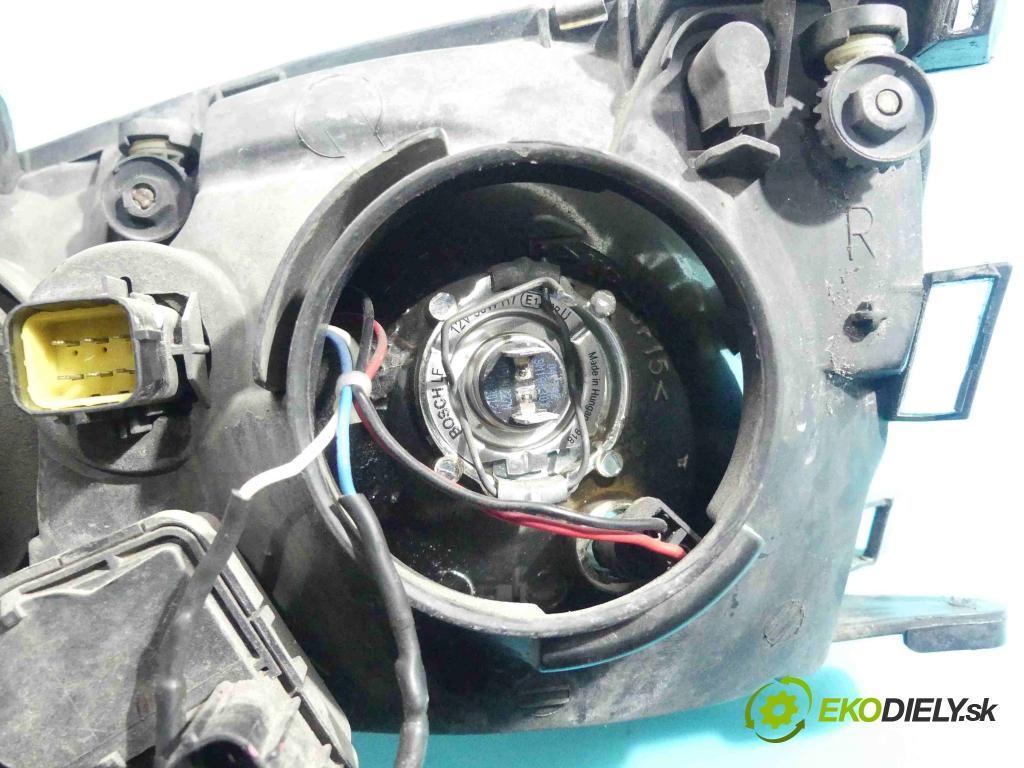 Toyota Avensis I T22 1997-2003 2.0 D4D 110 HP manual 81 kW 1995 cm3 5- Reflektor: pravý  (Pravé)